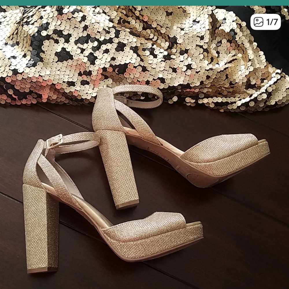 💗Chic Gold Sparkle Heels💗